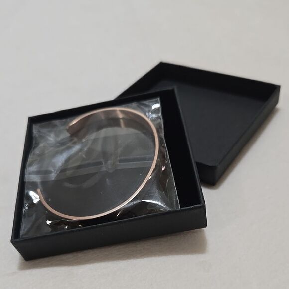 Inspirational Cuff Bracelet - Picture 3 of 6